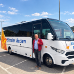 Ellmeier Reisen Vor Bergkulisse